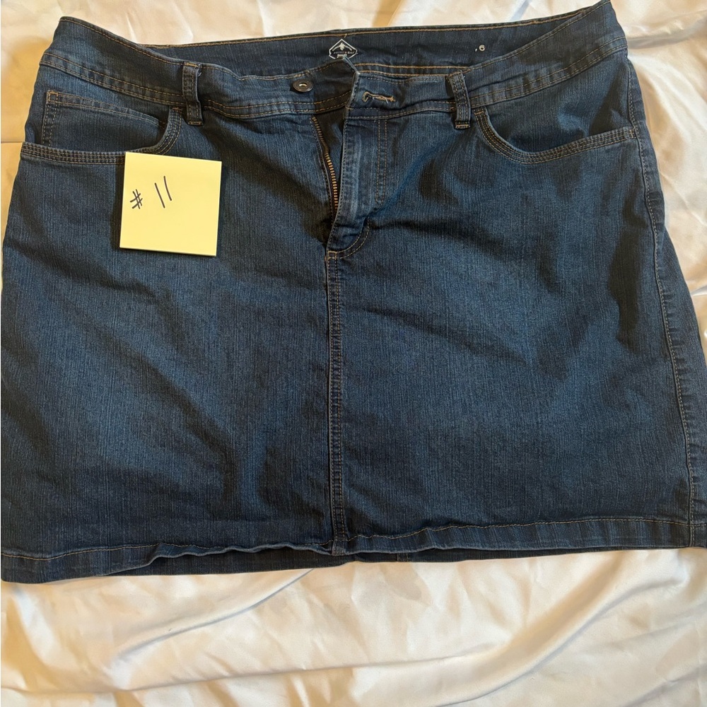 St. John's Bay Dark Blue Women's Skort